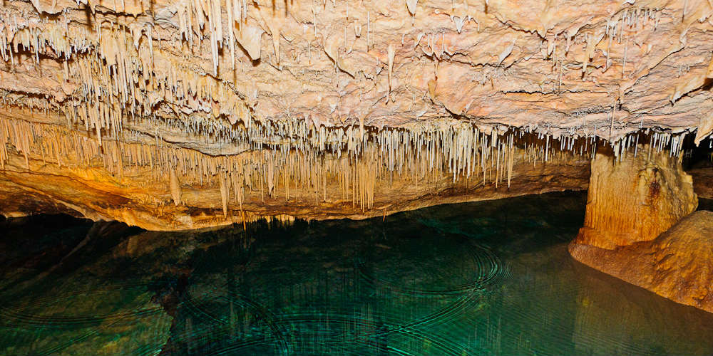 island_profile_bermuda_crystal_and_fantasy_caves